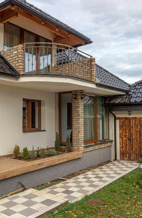 City Escape Luxury Villa Zuce エクステリア 写真