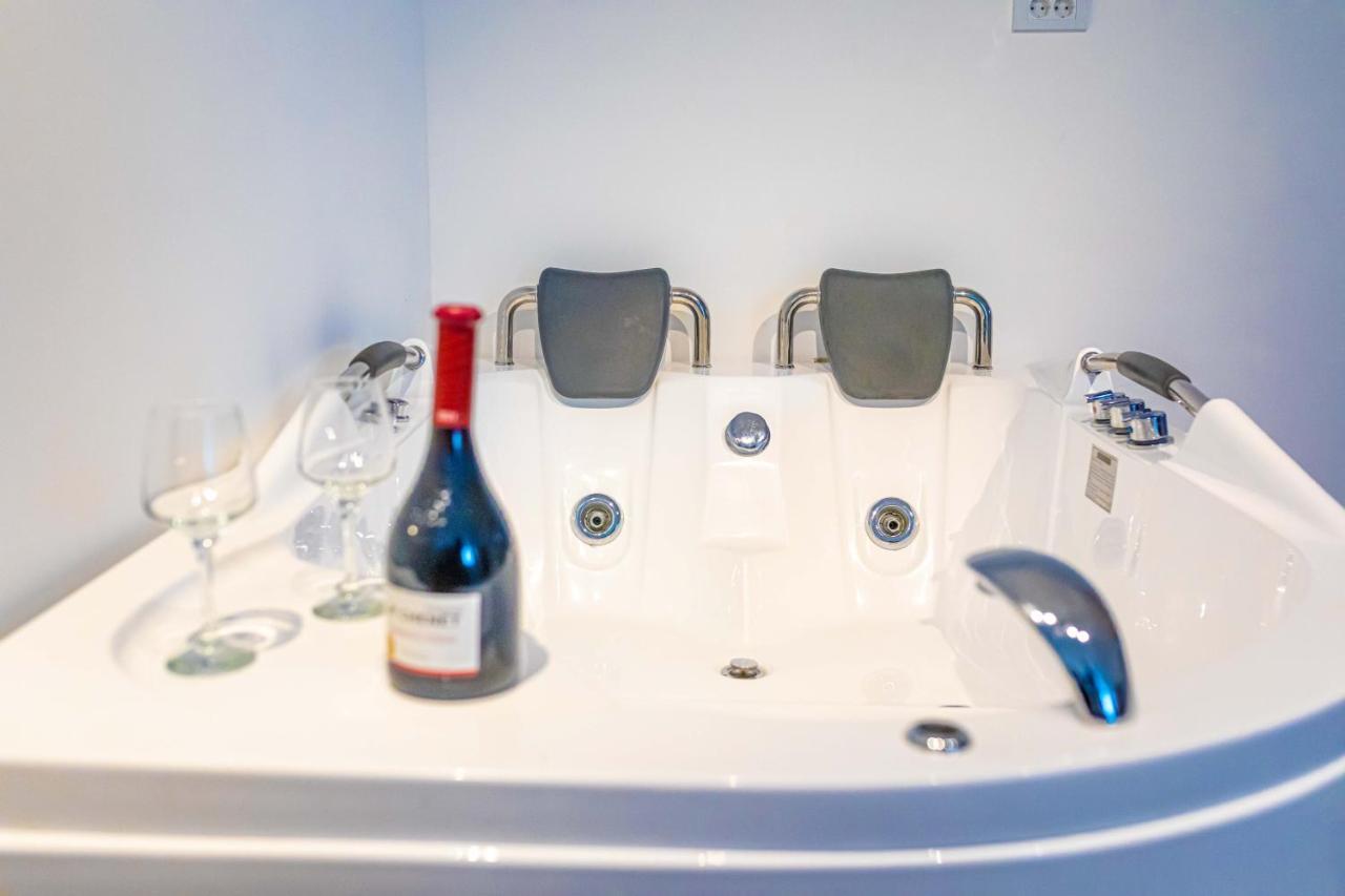 City Escape Luxury Villa Zuce エクステリア 写真